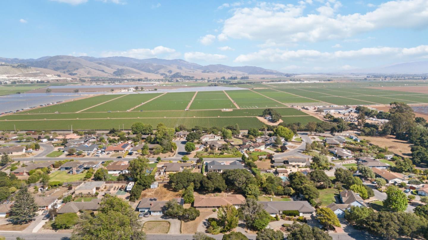 Detail Gallery Image 32 of 39 For 11745 Tam Oshanter Dr, Salinas,  CA 93906 - 3 Beds | 2 Baths