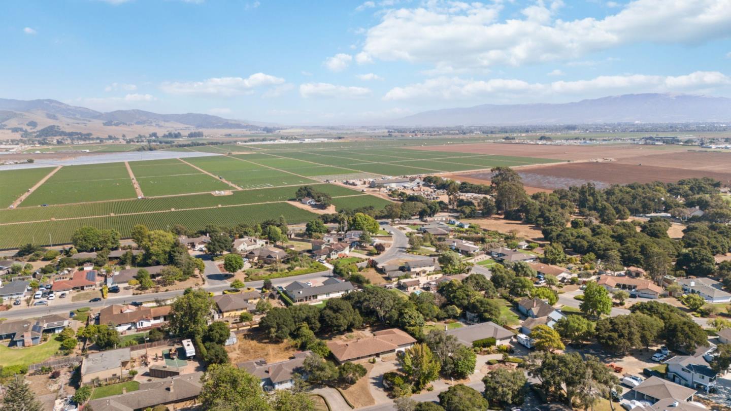 Detail Gallery Image 34 of 39 For 11745 Tam Oshanter Dr, Salinas,  CA 93906 - 3 Beds | 2 Baths