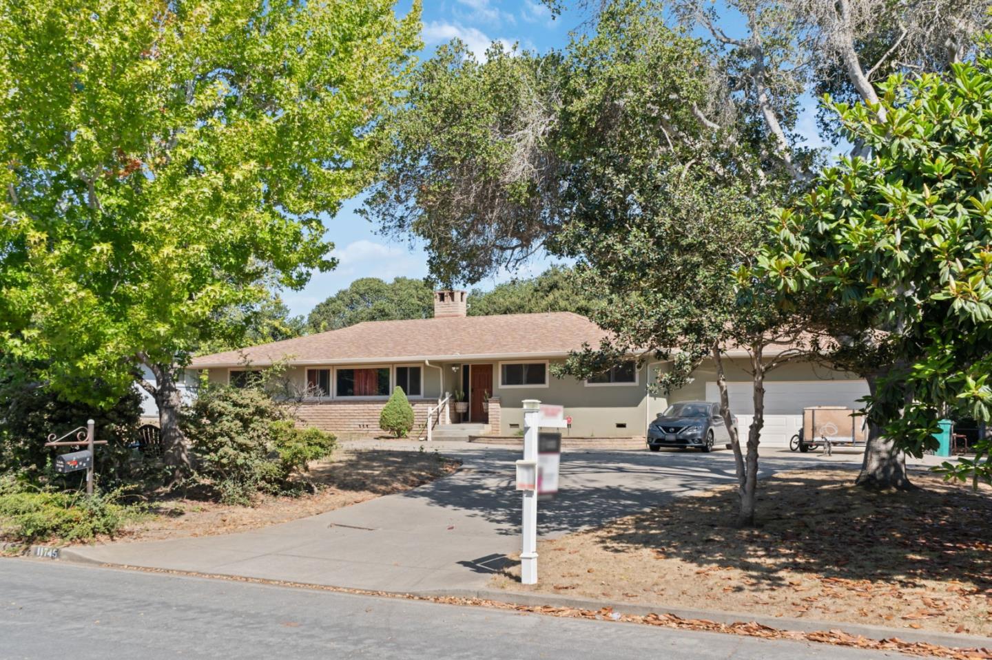 Detail Gallery Image 5 of 39 For 11745 Tam Oshanter Dr, Salinas,  CA 93906 - 3 Beds | 2 Baths