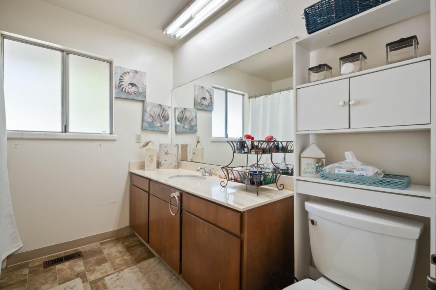 Detail Gallery Image 8 of 39 For 11745 Tam Oshanter Dr, Salinas,  CA 93906 - 3 Beds | 2 Baths