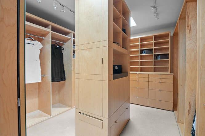 Detail Gallery Image 19 of 39 For 131 El Pinar, Los Gatos,  CA 95032 - 3 Beds | 2/1 Baths