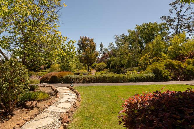 Detail Gallery Image 31 of 39 For 131 El Pinar, Los Gatos,  CA 95032 - 3 Beds | 2/1 Baths