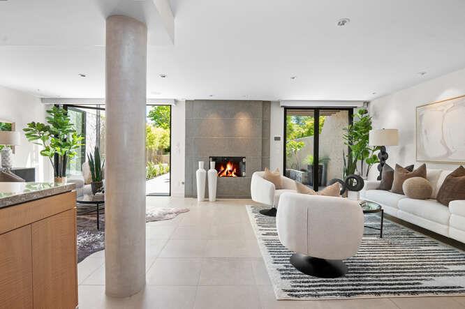 Detail Gallery Image 5 of 39 For 131 El Pinar, Los Gatos,  CA 95032 - 3 Beds | 2/1 Baths