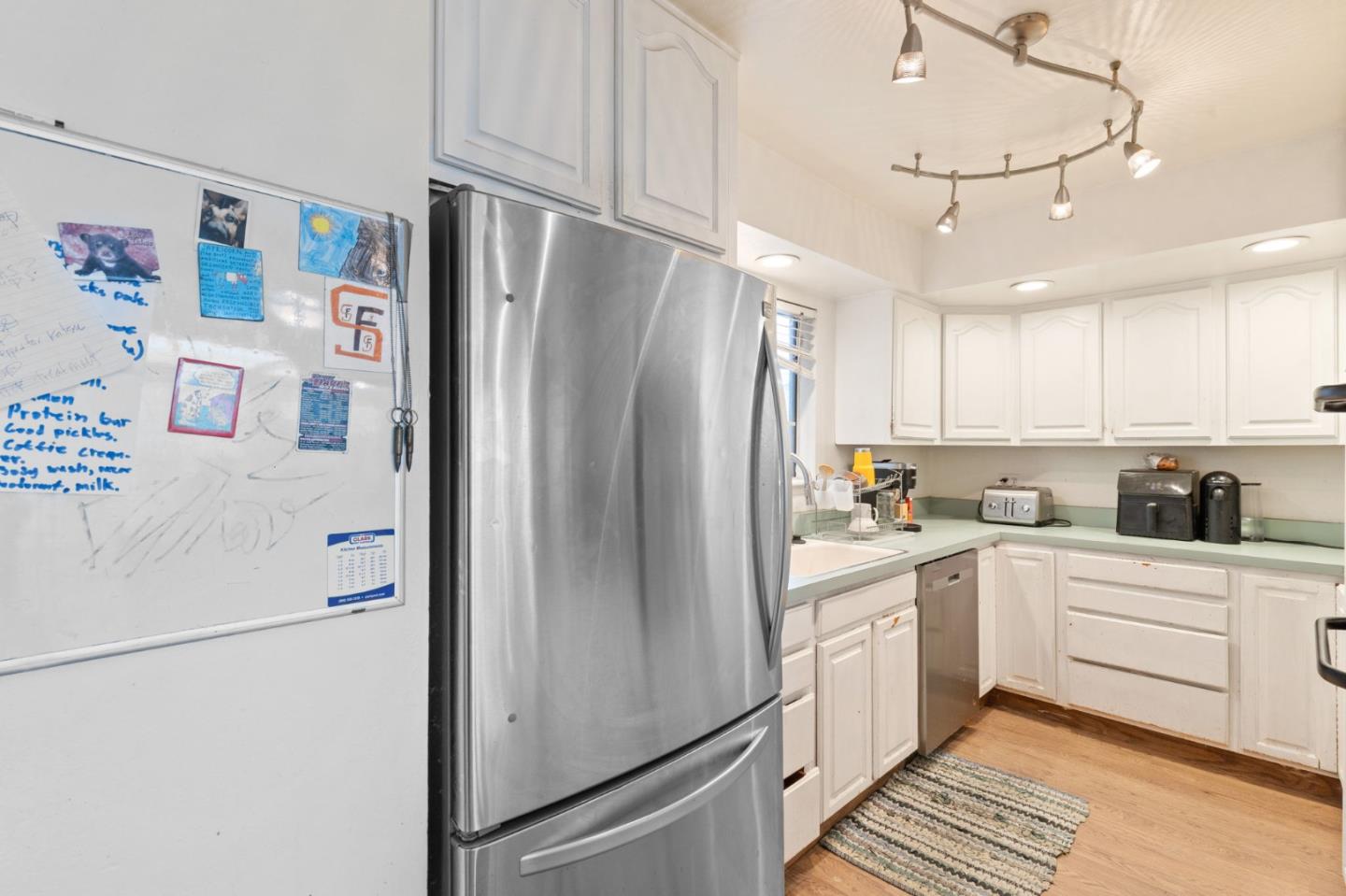 Detail Gallery Image 10 of 19 For 1138 Manzanita Dr, Pacifica,  CA 94044 - 3 Beds | 2 Baths