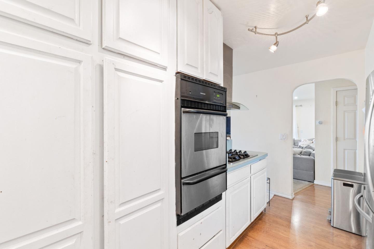 Detail Gallery Image 12 of 19 For 1138 Manzanita Dr, Pacifica,  CA 94044 - 3 Beds | 2 Baths