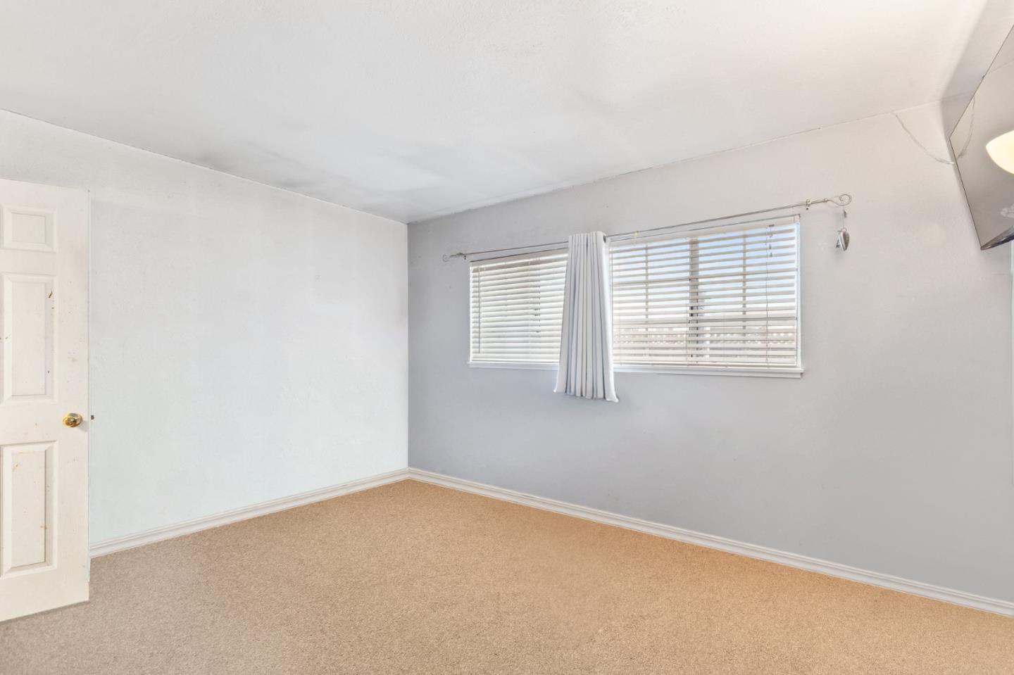 Detail Gallery Image 13 of 19 For 1138 Manzanita Dr, Pacifica,  CA 94044 - 3 Beds | 2 Baths