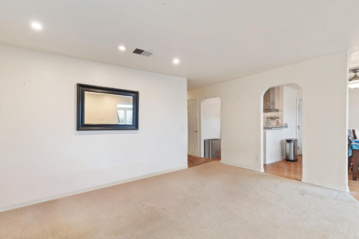 Detail Gallery Image 5 of 19 For 1138 Manzanita Dr, Pacifica,  CA 94044 - 3 Beds | 2 Baths