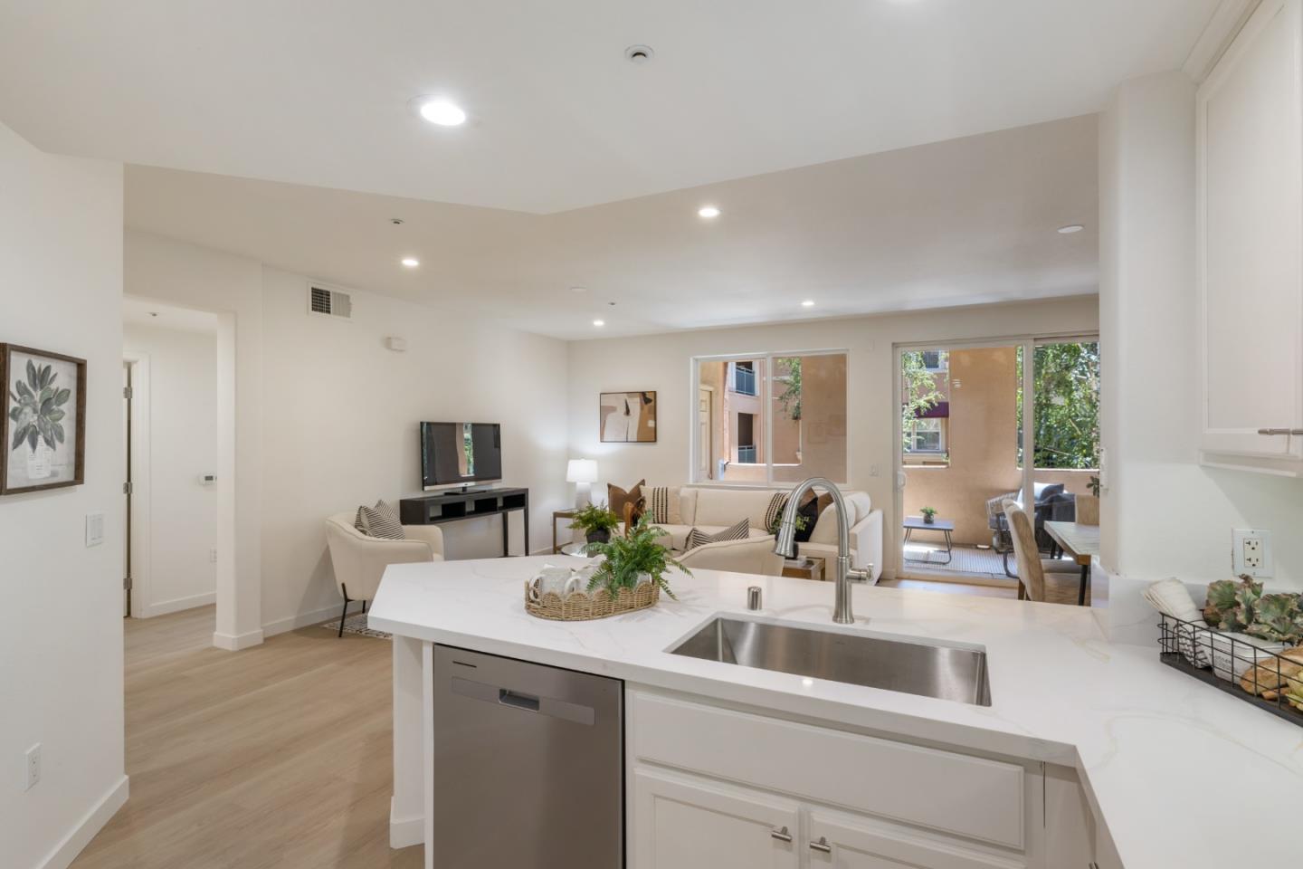 Detail Gallery Image 7 of 37 For 1310 Saddle Rack St #343,  San Jose,  CA 95126 - 2 Beds | 2 Baths
