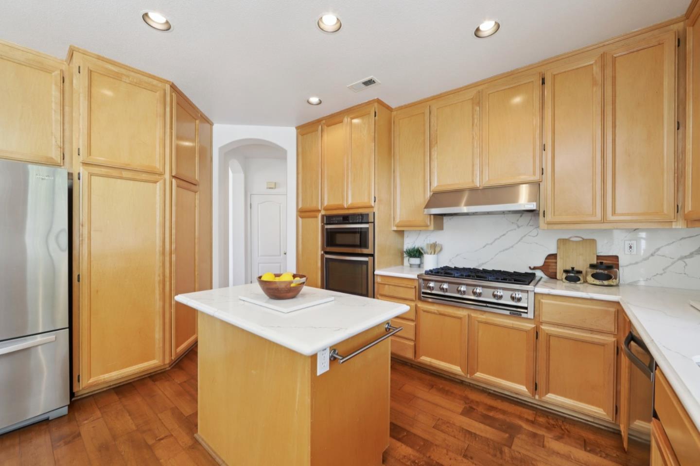 Detail Gallery Image 10 of 69 For 2681 Sycamore Grove Pl, San Jose,  CA 95121 - 3 Beds | 2/1 Baths