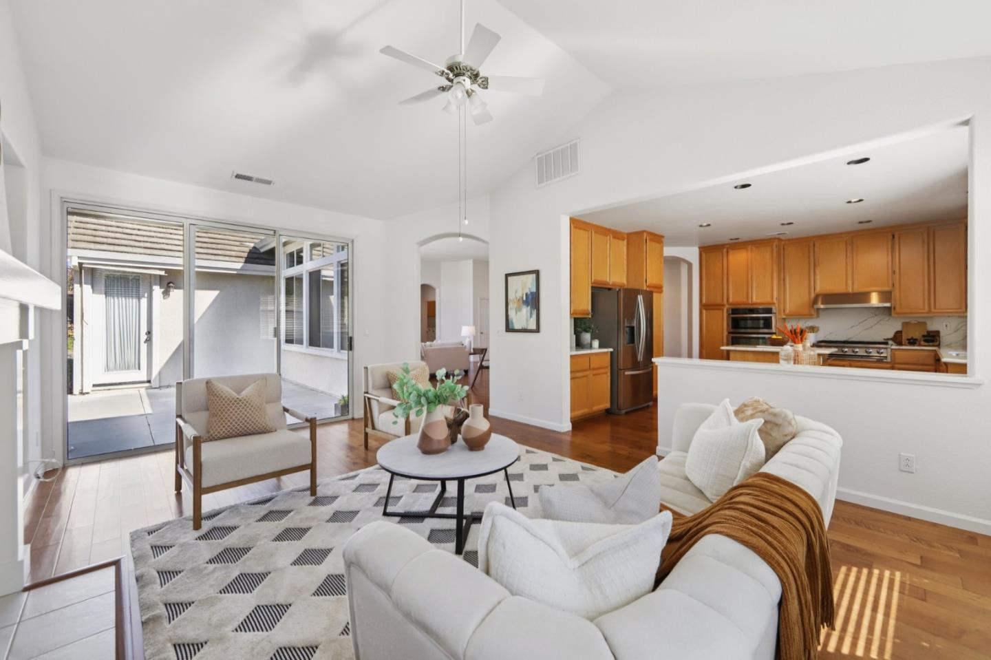 Detail Gallery Image 15 of 69 For 2681 Sycamore Grove Pl, San Jose,  CA 95121 - 3 Beds | 2/1 Baths