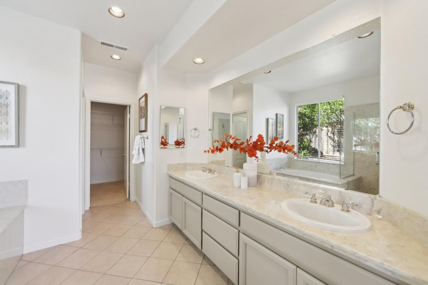 Detail Gallery Image 27 of 69 For 2681 Sycamore Grove Pl, San Jose,  CA 95121 - 3 Beds | 2/1 Baths