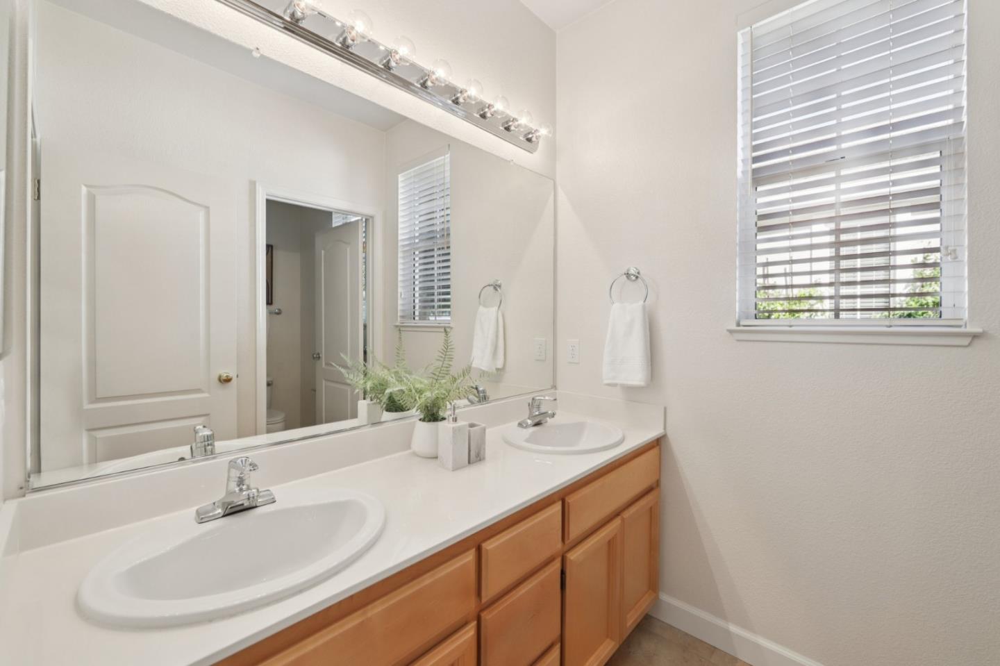 Detail Gallery Image 35 of 69 For 2681 Sycamore Grove Pl, San Jose,  CA 95121 - 3 Beds | 2/1 Baths