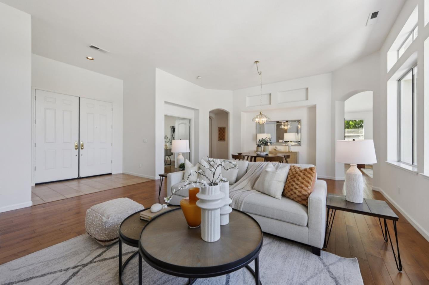 Detail Gallery Image 4 of 69 For 2681 Sycamore Grove Pl, San Jose,  CA 95121 - 3 Beds | 2/1 Baths