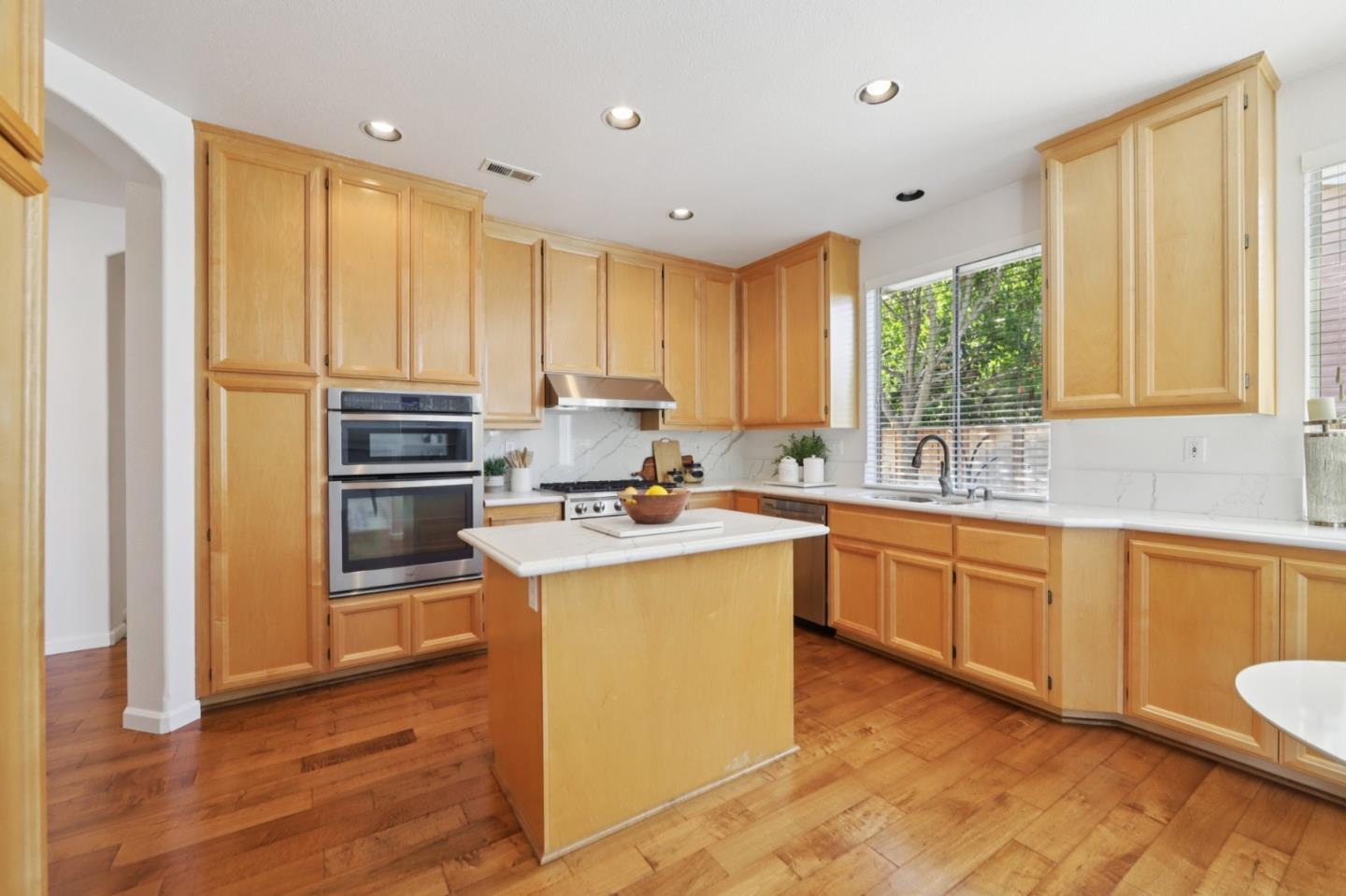 Detail Gallery Image 8 of 69 For 2681 Sycamore Grove Pl, San Jose,  CA 95121 - 3 Beds | 2/1 Baths