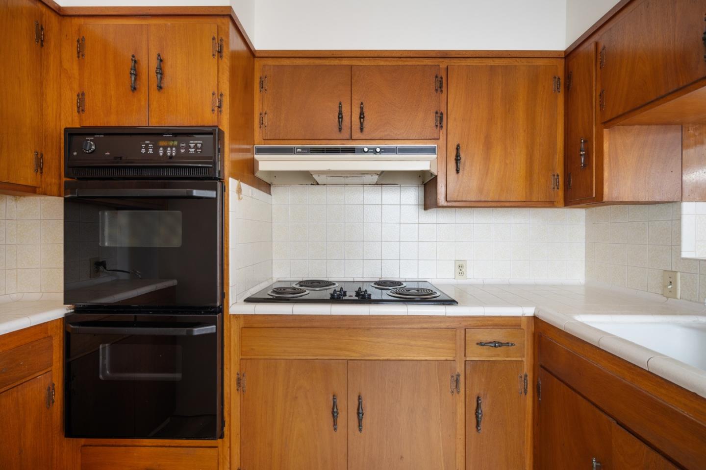 Detail Gallery Image 11 of 45 For 58 N Mayfair Ave, Daly City,  CA 94015 - 4 Beds | 2 Baths
