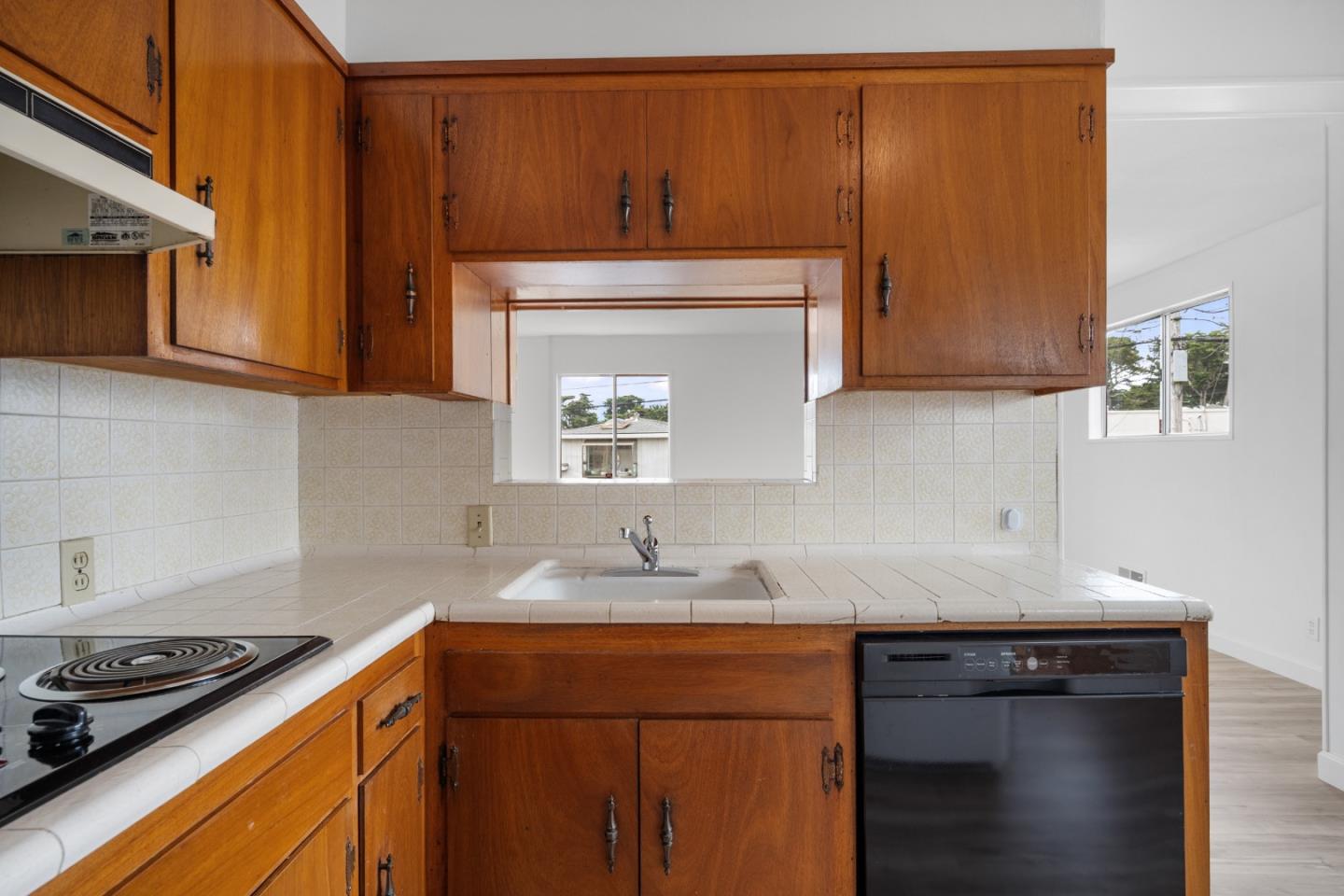 Detail Gallery Image 12 of 45 For 58 N Mayfair Ave, Daly City,  CA 94015 - 4 Beds | 2 Baths