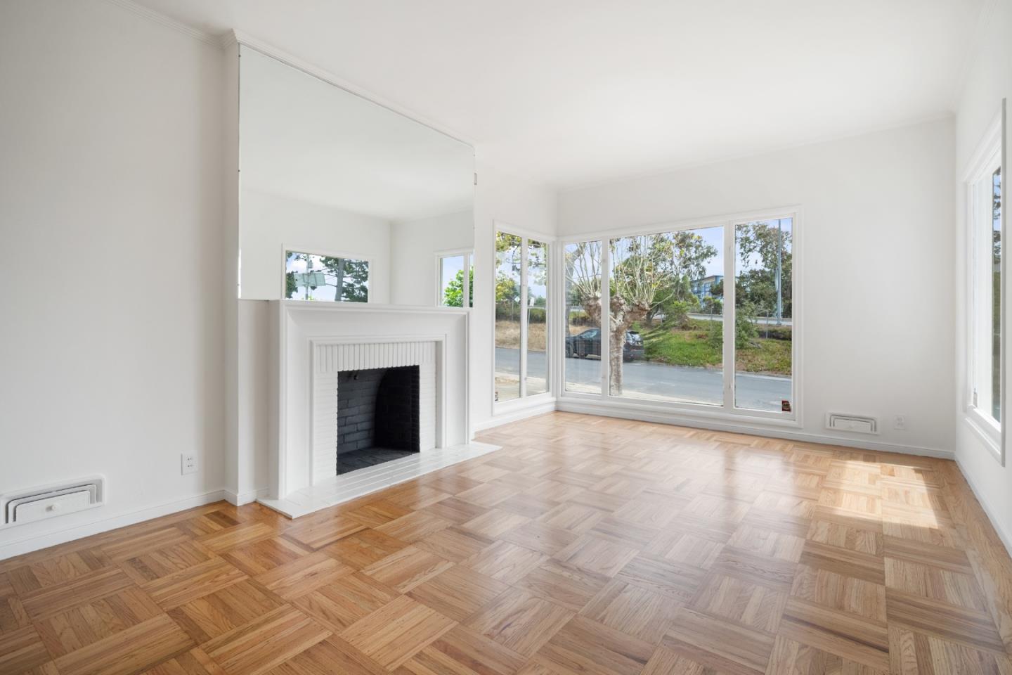 Detail Gallery Image 4 of 45 For 58 N Mayfair Ave, Daly City,  CA 94015 - 4 Beds | 2 Baths
