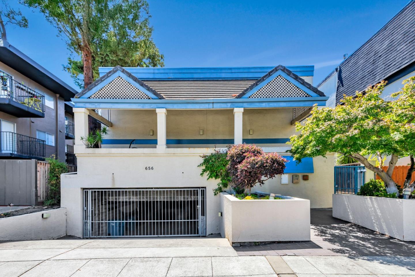 Detail Gallery Image 1 of 37 For 656 Cedar St #3,  San Carlos,  CA 94070 - 2 Beds | 2/1 Baths