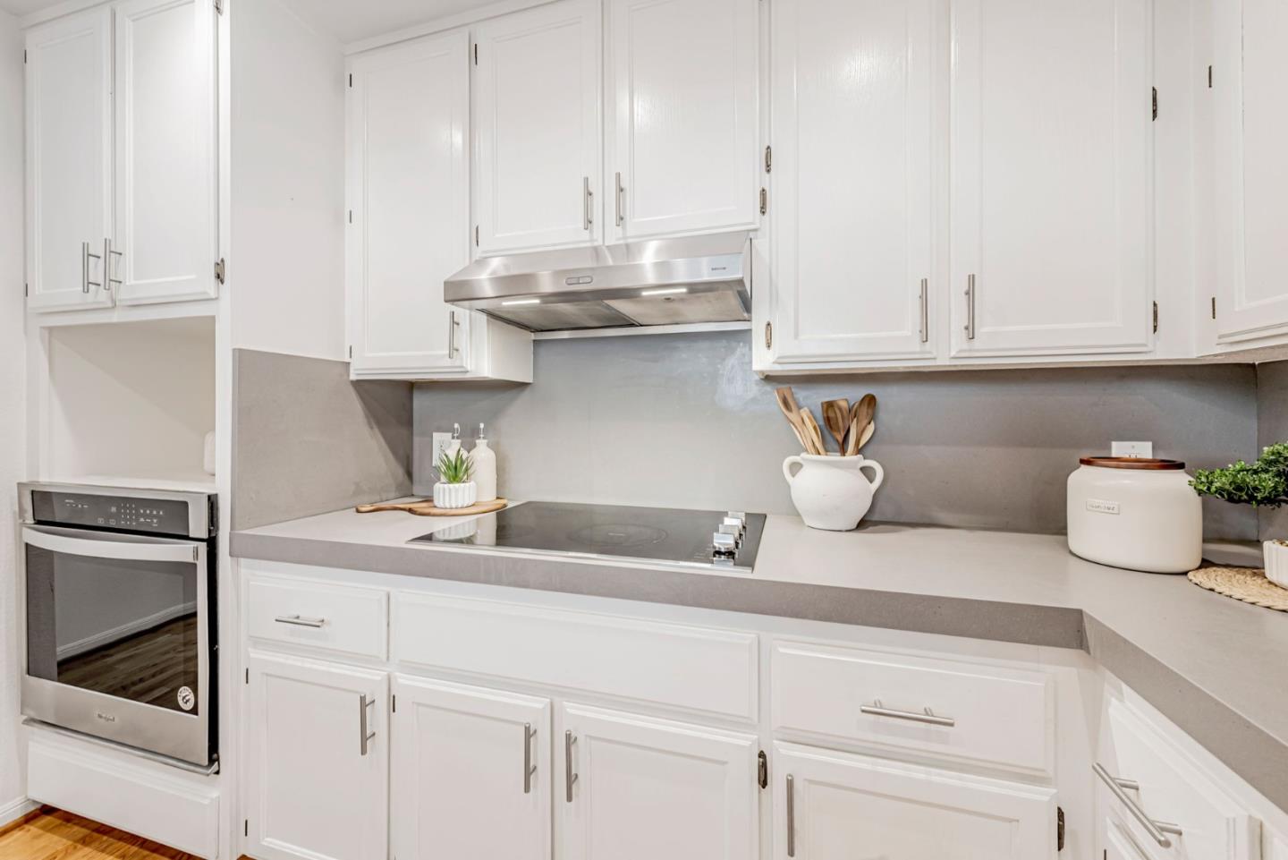 Detail Gallery Image 12 of 37 For 656 Cedar St #3,  San Carlos,  CA 94070 - 2 Beds | 2/1 Baths
