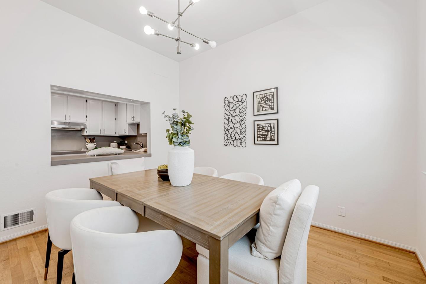 Detail Gallery Image 16 of 37 For 656 Cedar St #3,  San Carlos,  CA 94070 - 2 Beds | 2/1 Baths