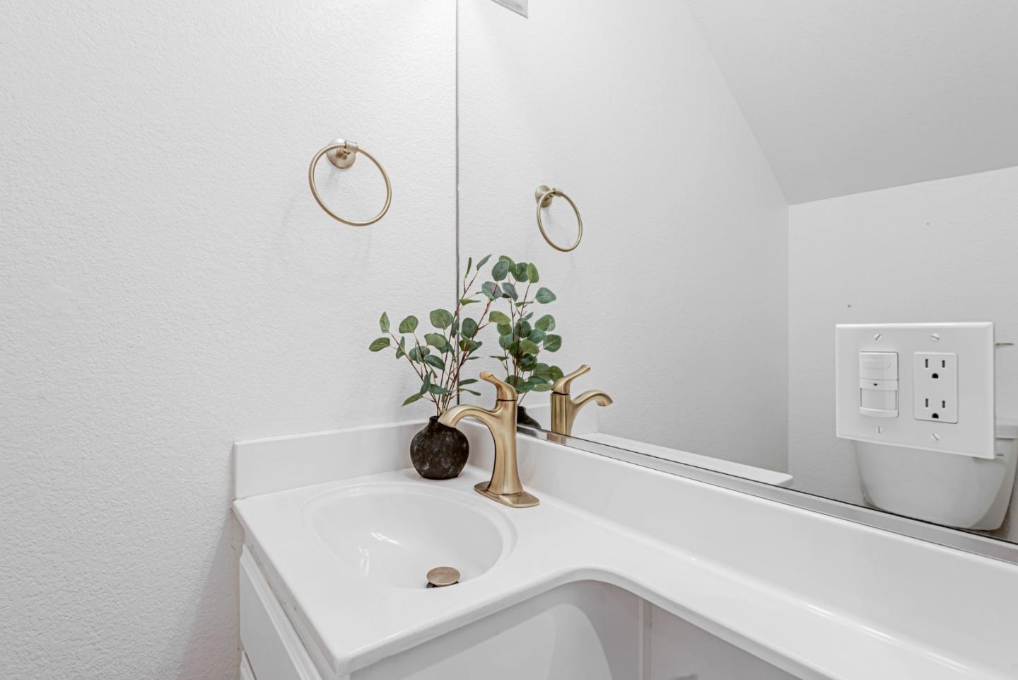 Detail Gallery Image 31 of 37 For 656 Cedar St #3,  San Carlos,  CA 94070 - 2 Beds | 2/1 Baths