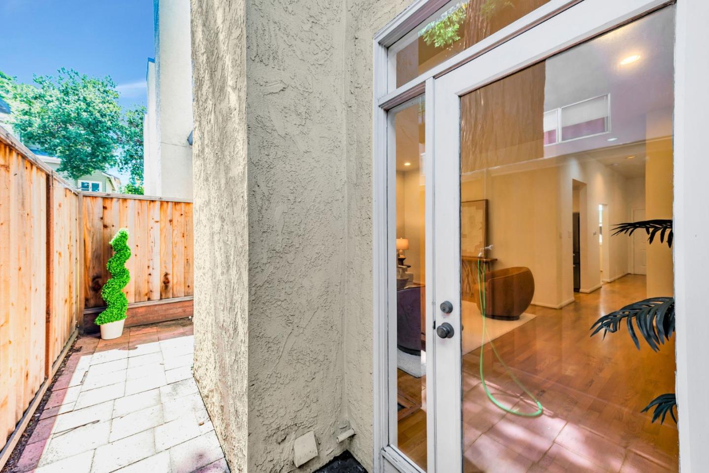 Detail Gallery Image 36 of 37 For 656 Cedar St #3,  San Carlos,  CA 94070 - 2 Beds | 2/1 Baths