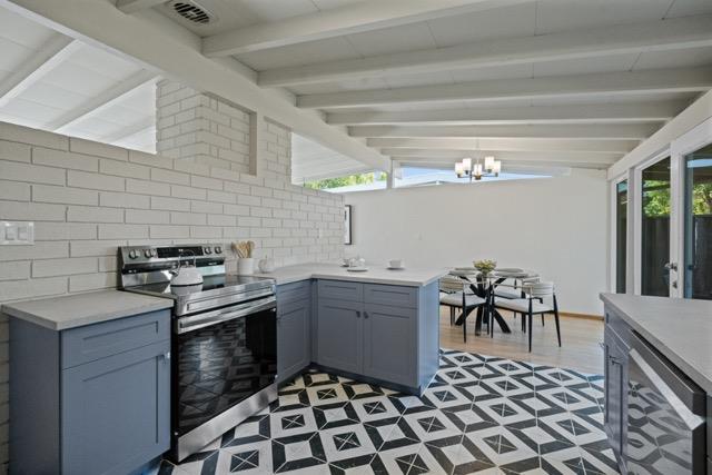 Detail Gallery Image 11 of 35 For 378 Woodhams Rd, Santa Clara,  CA 95051 - 3 Beds | 2 Baths