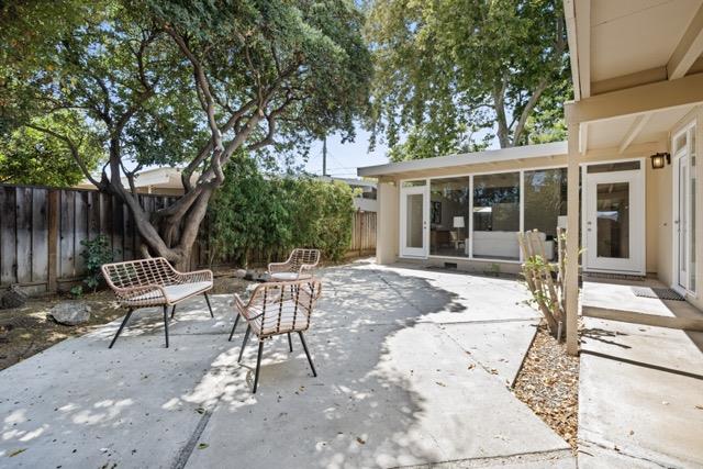 Detail Gallery Image 2 of 35 For 378 Woodhams Rd, Santa Clara,  CA 95051 - 3 Beds | 2 Baths