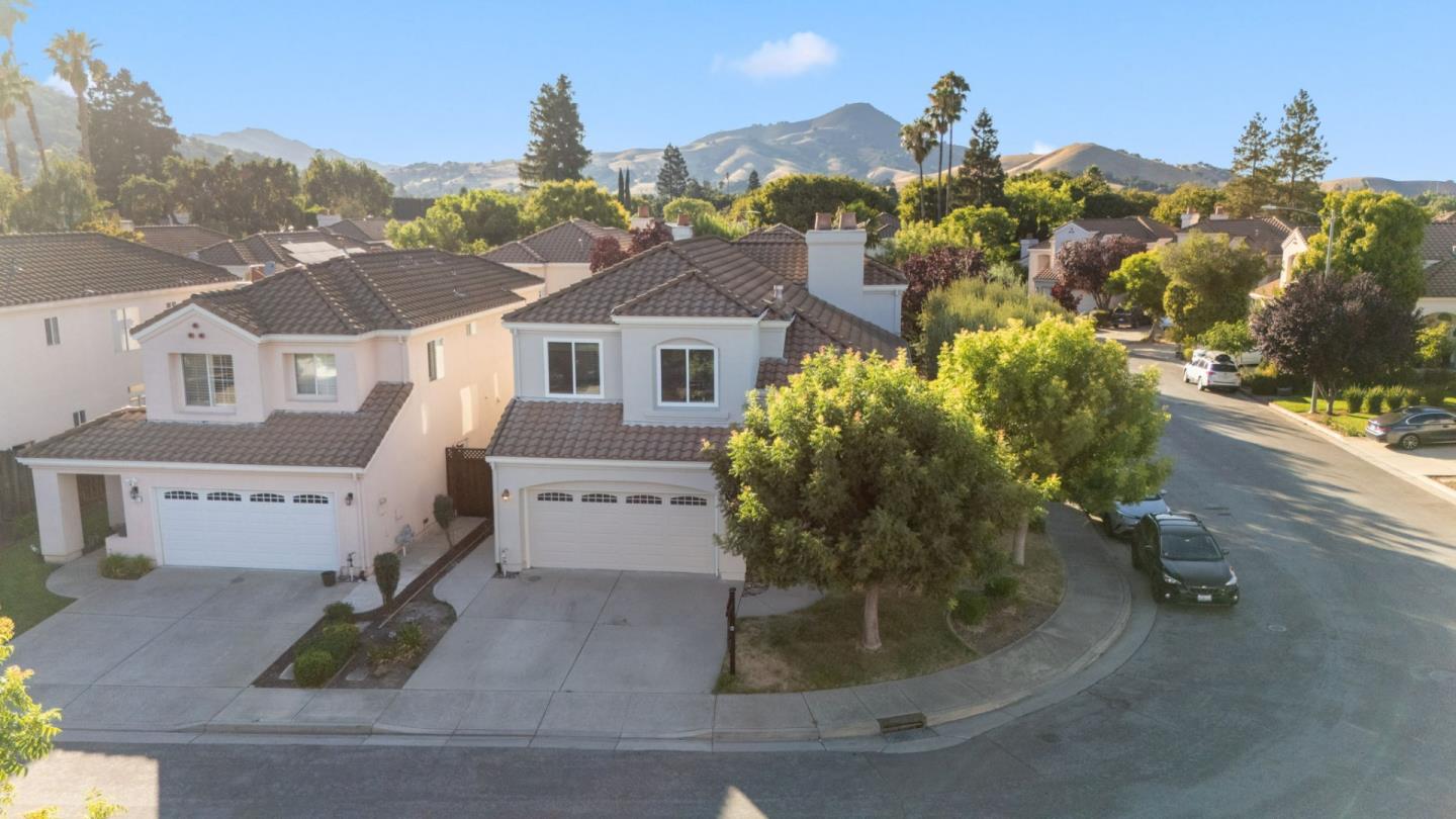 Detail Gallery Image 6 of 44 For 483 via Sorrento, Morgan Hill,  CA 95037 - 4 Beds | 3 Baths