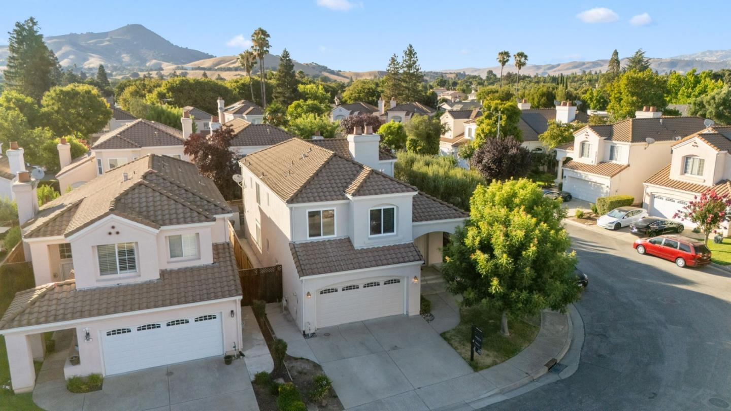 Detail Gallery Image 7 of 44 For 483 via Sorrento, Morgan Hill,  CA 95037 - 4 Beds | 3 Baths