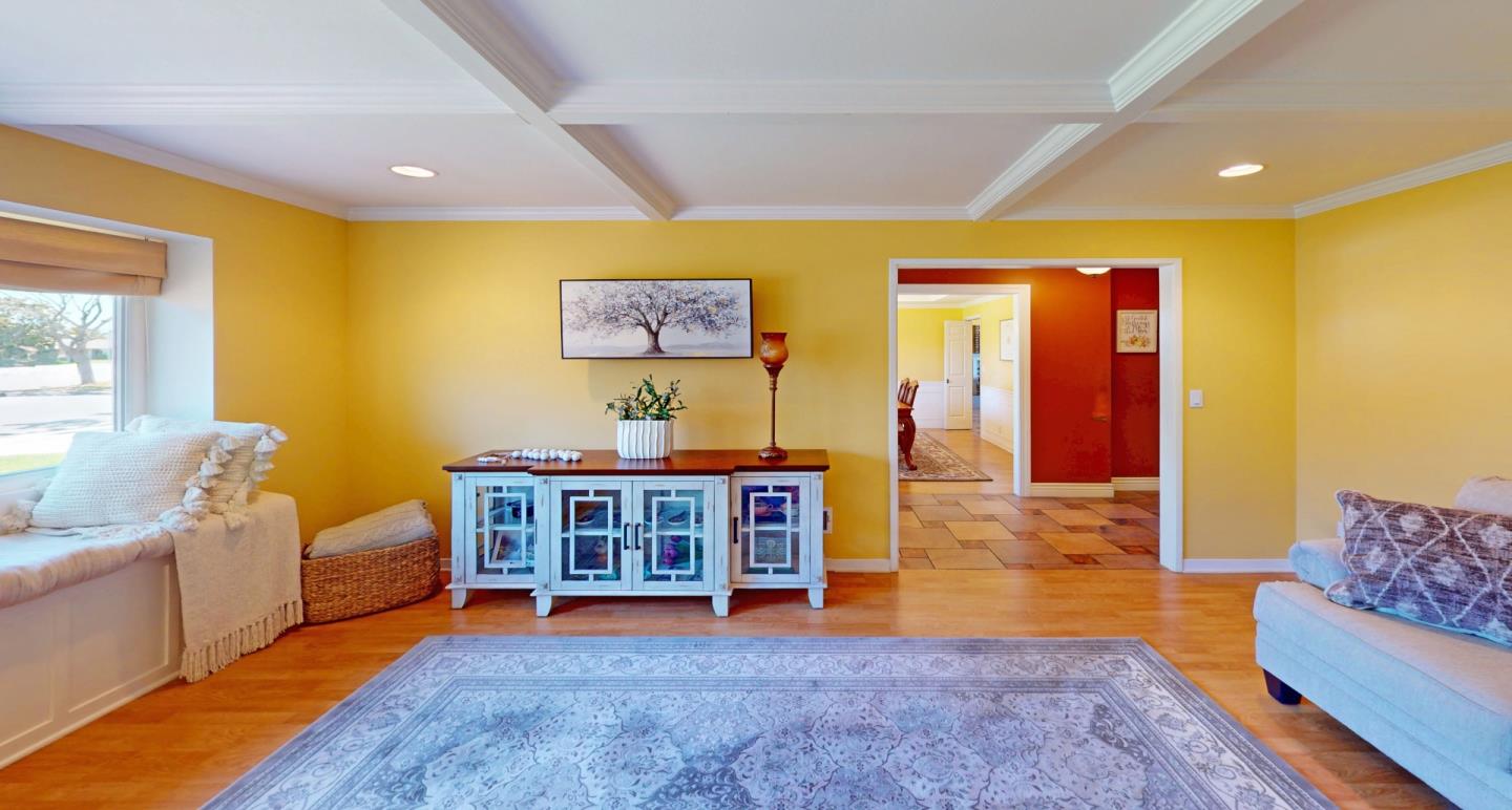 Detail Gallery Image 11 of 55 For 1127 Montecito Cir, Salinas,  CA 93901 - 3 Beds | 2 Baths