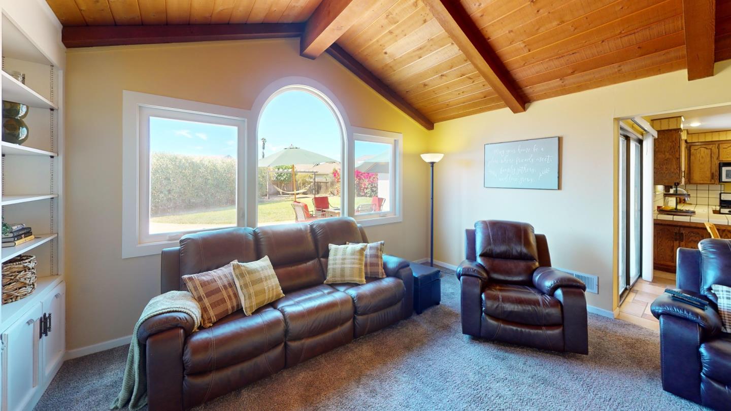 Detail Gallery Image 22 of 55 For 1127 Montecito Cir, Salinas,  CA 93901 - 3 Beds | 2 Baths