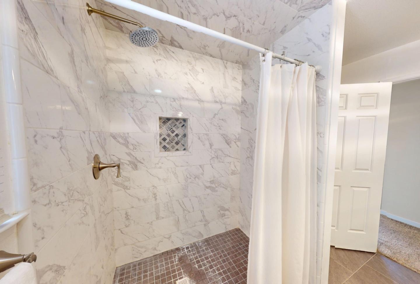 Detail Gallery Image 32 of 55 For 1127 Montecito Cir, Salinas,  CA 93901 - 3 Beds | 2 Baths