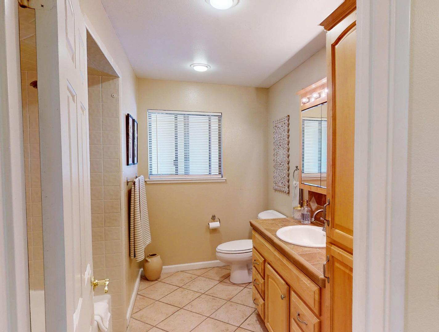 Detail Gallery Image 41 of 55 For 1127 Montecito Cir, Salinas,  CA 93901 - 3 Beds | 2 Baths