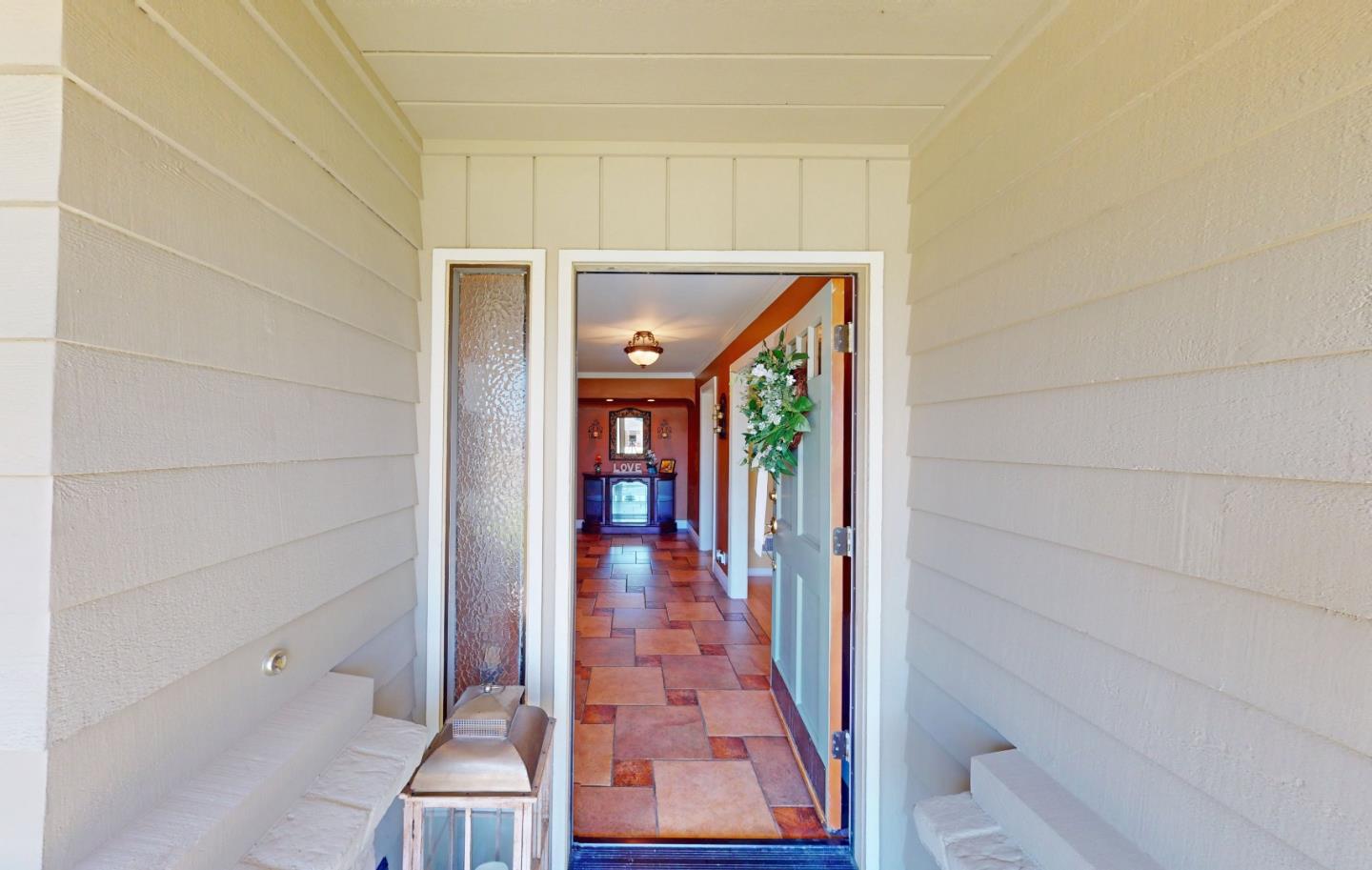 Detail Gallery Image 6 of 55 For 1127 Montecito Cir, Salinas,  CA 93901 - 3 Beds | 2 Baths