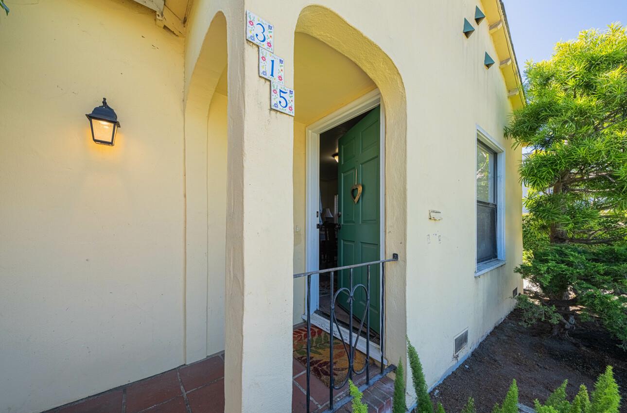 Detail Gallery Image 5 of 29 For 315 Archer St, Salinas,  CA 93901 - – Beds | – Baths