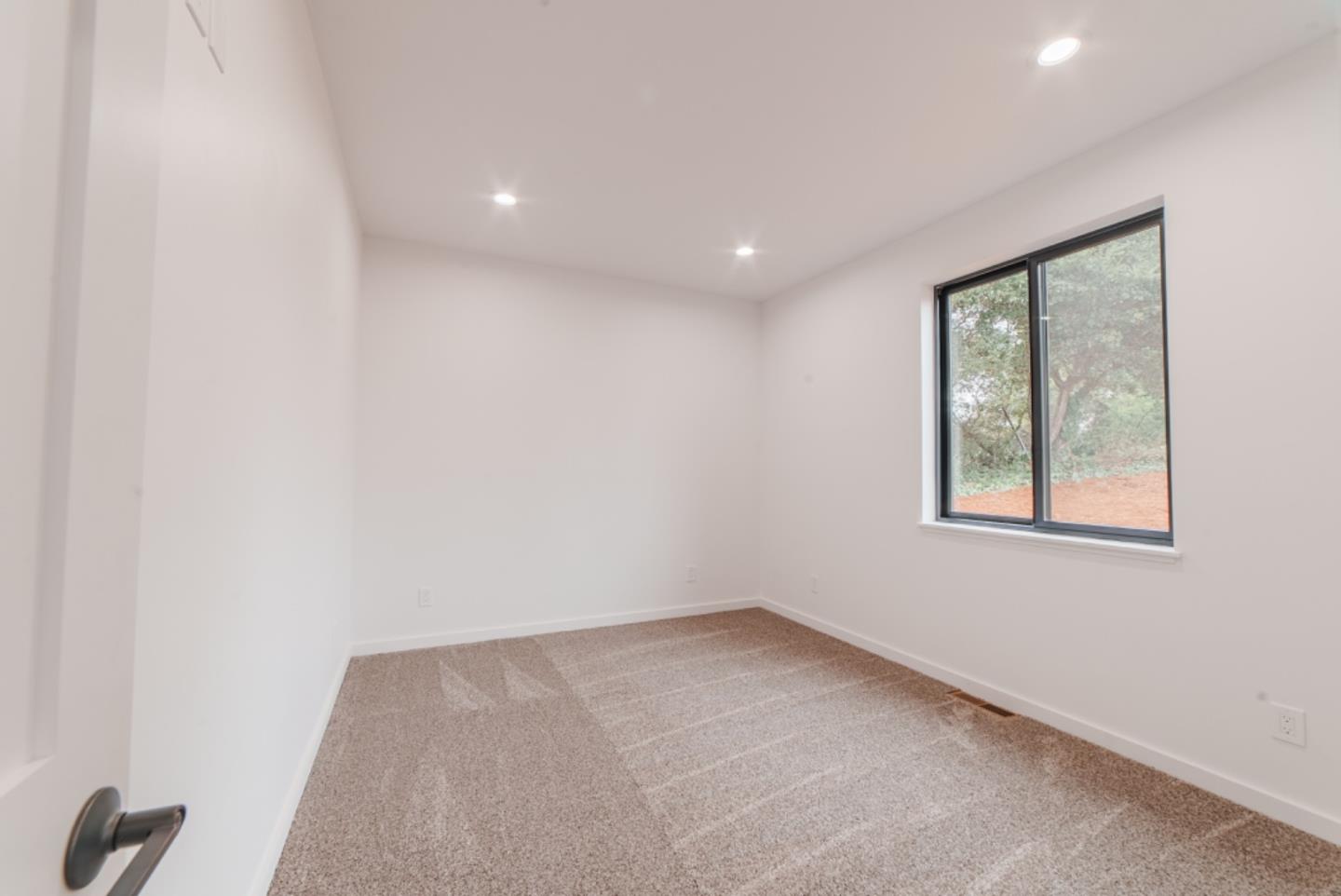 Detail Gallery Image 18 of 37 For 54 Sill Rd, Royal Oaks,  CA 95076 - 4 Beds | 2/1 Baths