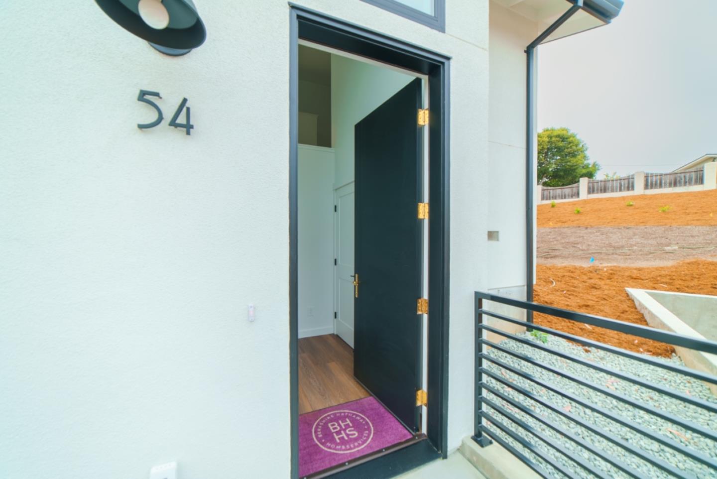 Detail Gallery Image 3 of 37 For 54 Sill Rd, Royal Oaks,  CA 95076 - 4 Beds | 2/1 Baths