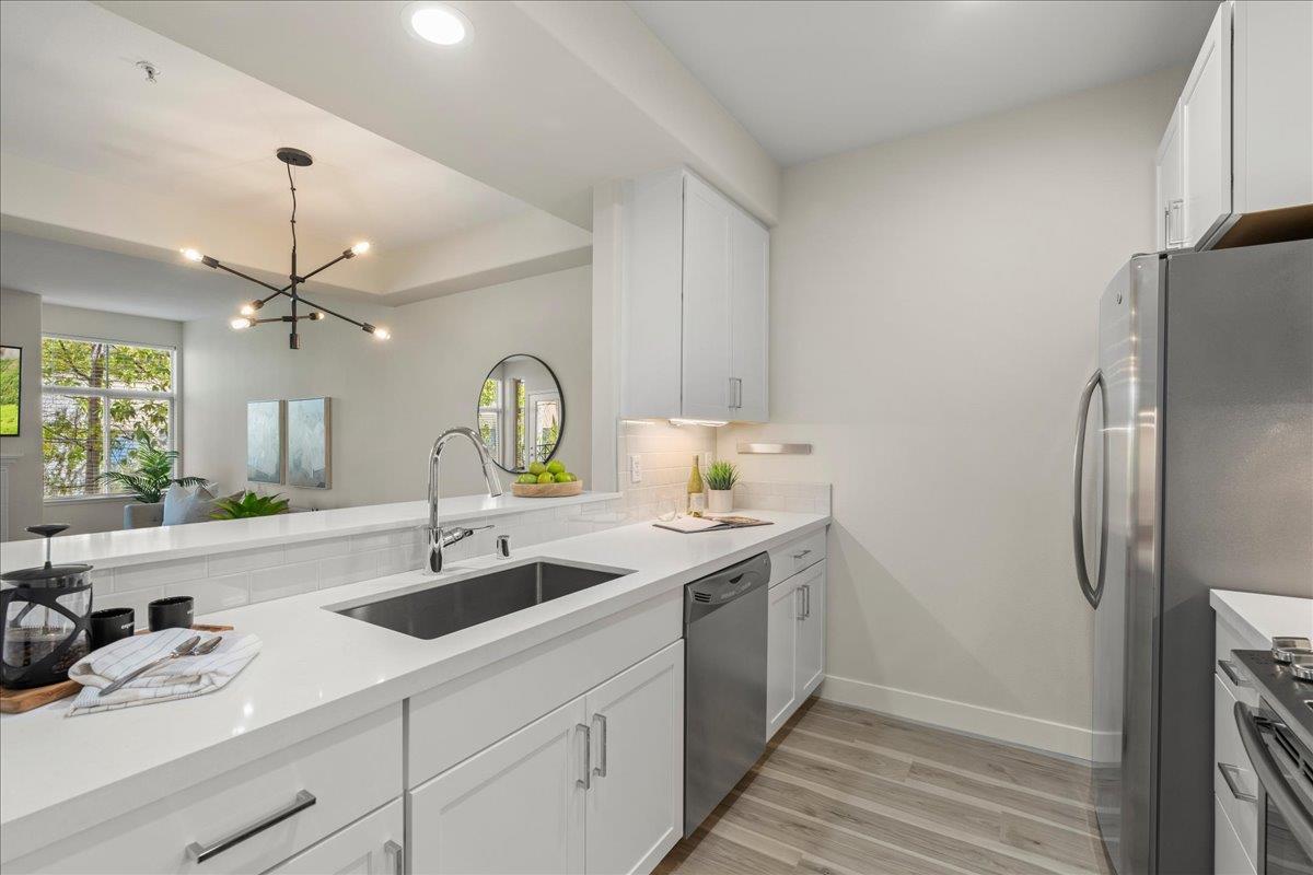 Detail Gallery Image 4 of 25 For 1951 Ofarrell St #203,  San Mateo,  CA 94403 - 2 Beds | 2 Baths