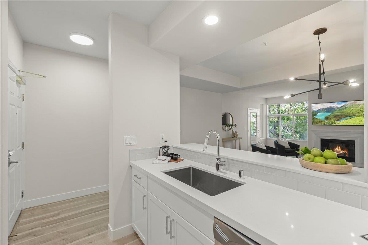 Detail Gallery Image 6 of 25 For 1951 Ofarrell St #203,  San Mateo,  CA 94403 - 2 Beds | 2 Baths