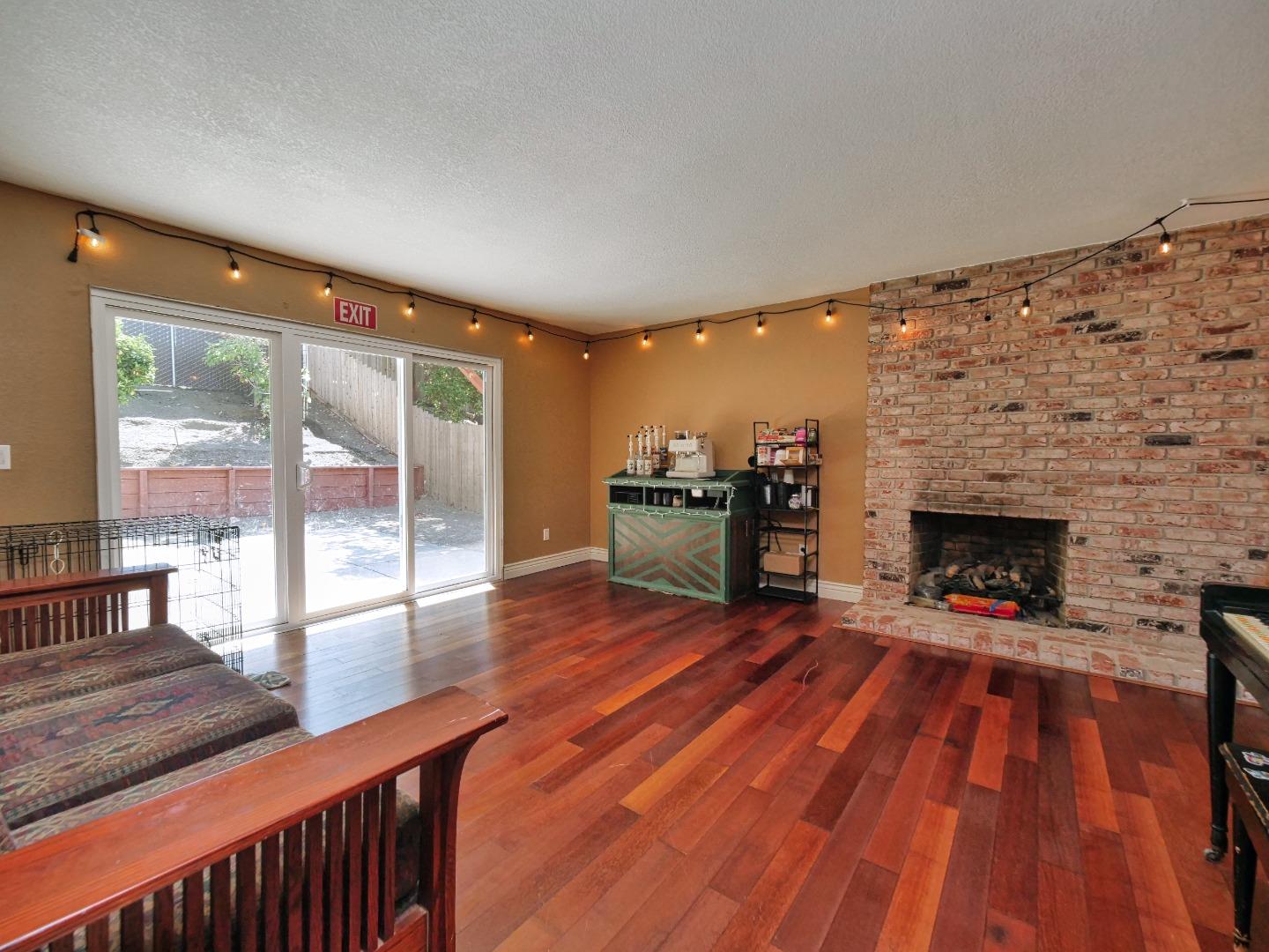 Detail Gallery Image 4 of 37 For 5909 Amend Rd, El Sobrante,  CA 94803 - 4 Beds | 3 Baths