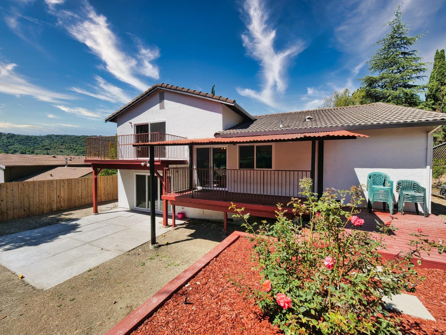 Detail Gallery Image 7 of 37 For 5909 Amend Rd, El Sobrante,  CA 94803 - 4 Beds | 3 Baths