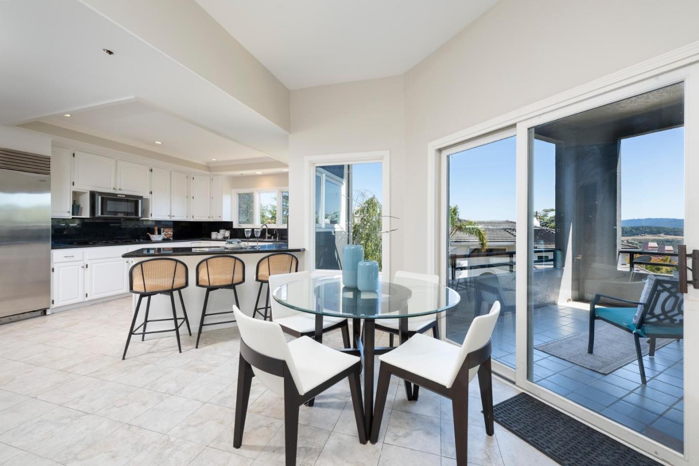Detail Gallery Image 17 of 46 For 711 Best Ct, San Carlos,  CA 94070 - 5 Beds | 3/1 Baths