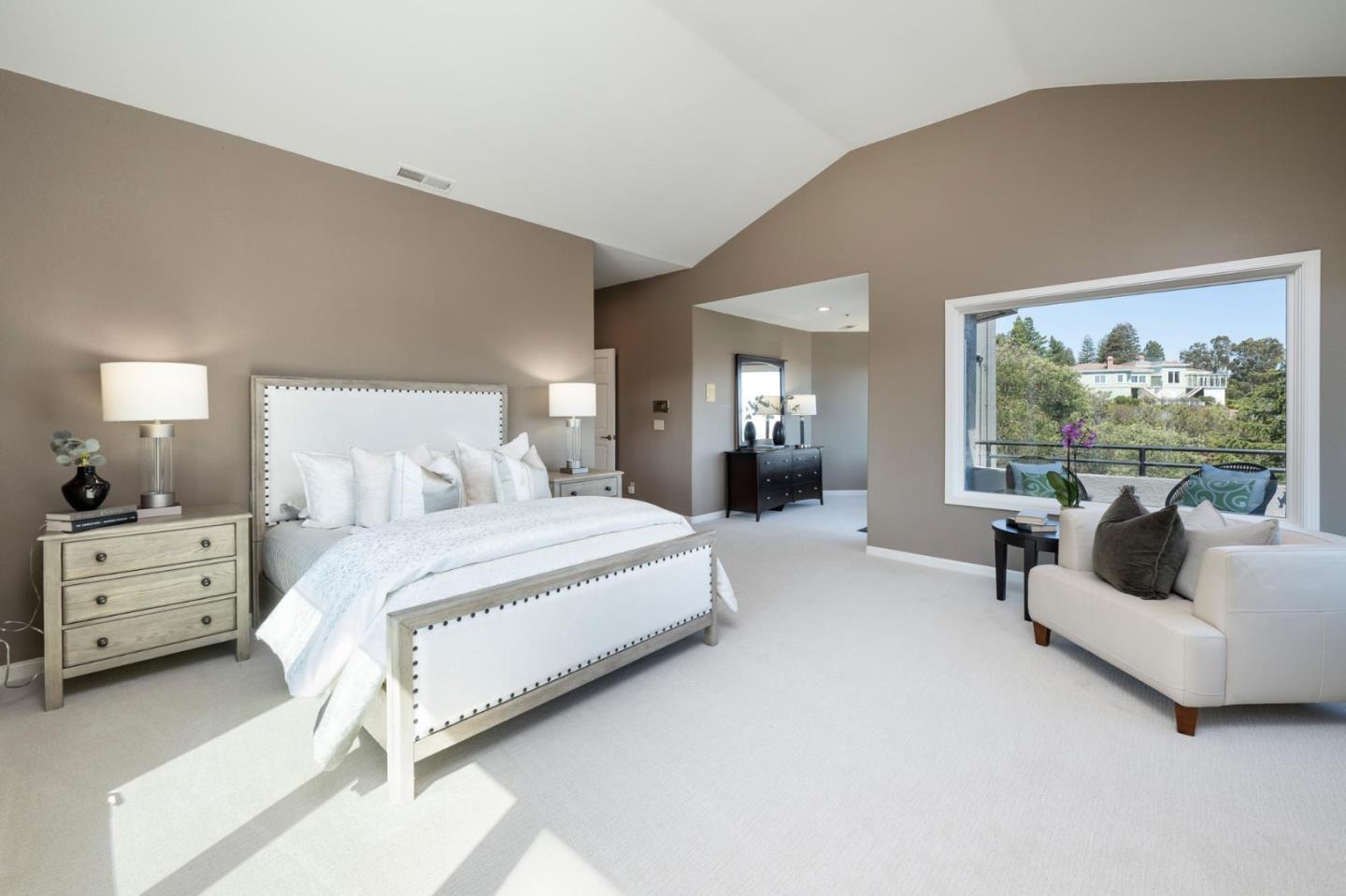 Detail Gallery Image 21 of 46 For 711 Best Ct, San Carlos,  CA 94070 - 5 Beds | 3/1 Baths