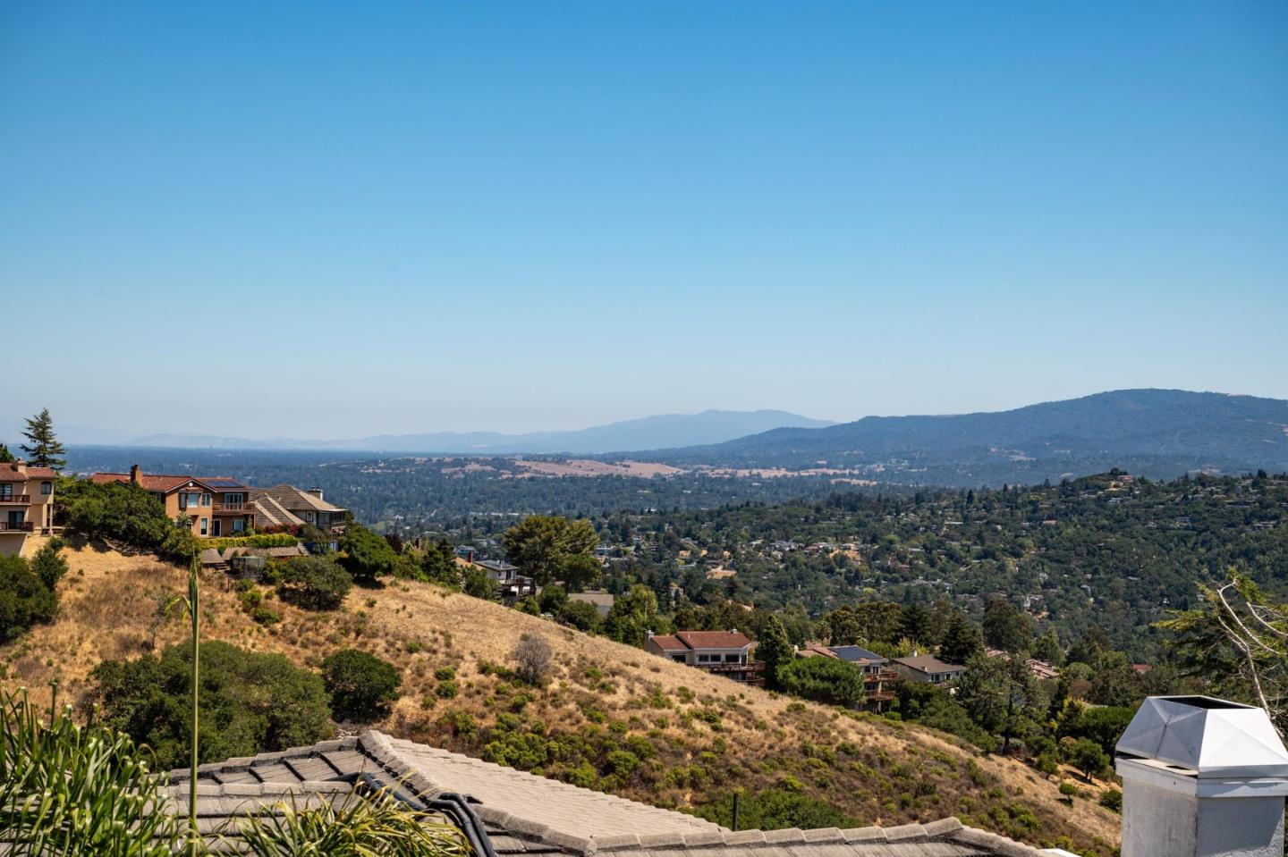 Detail Gallery Image 25 of 46 For 711 Best Ct, San Carlos,  CA 94070 - 5 Beds | 3/1 Baths