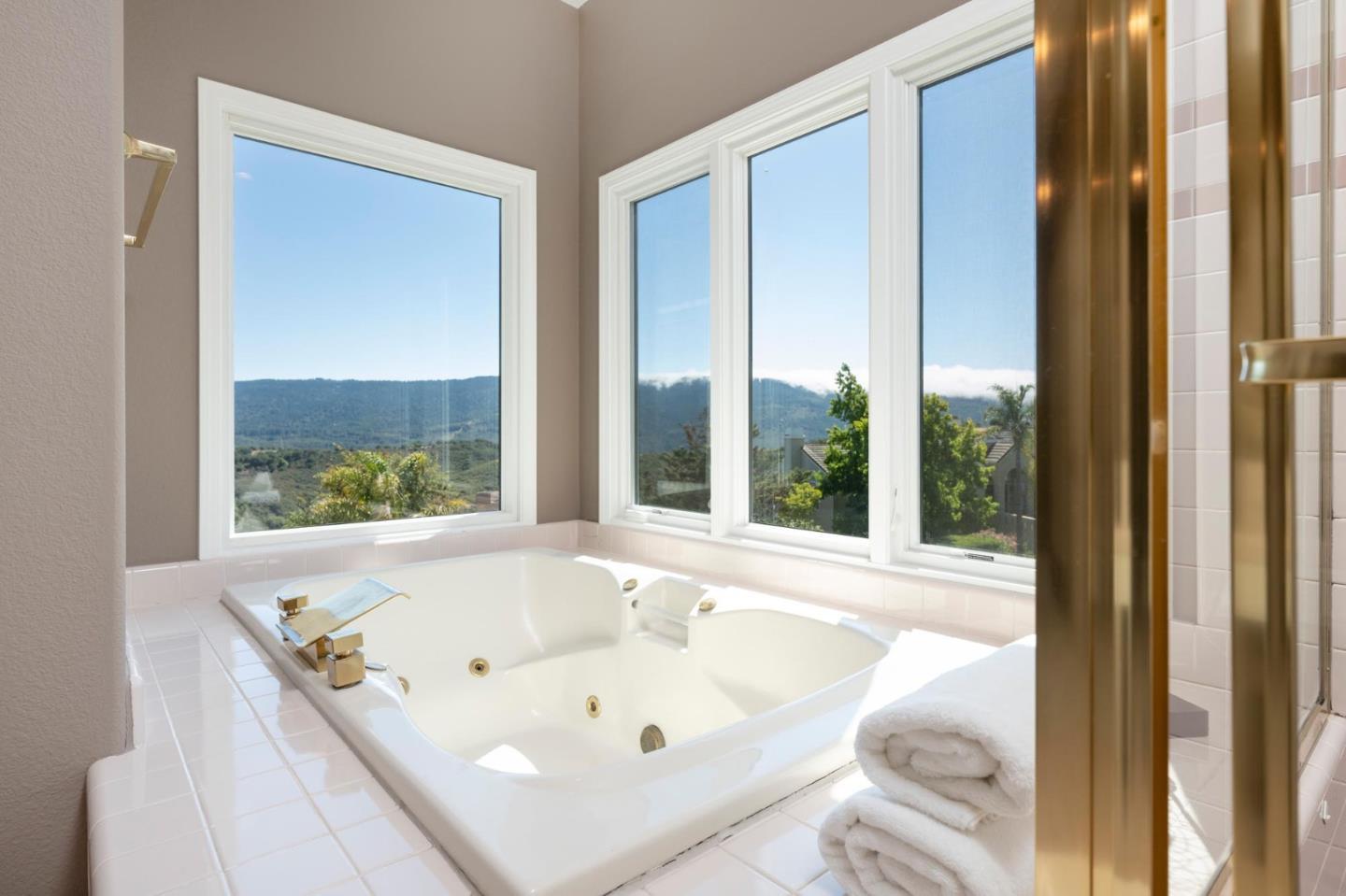 Detail Gallery Image 26 of 46 For 711 Best Ct, San Carlos,  CA 94070 - 5 Beds | 3/1 Baths