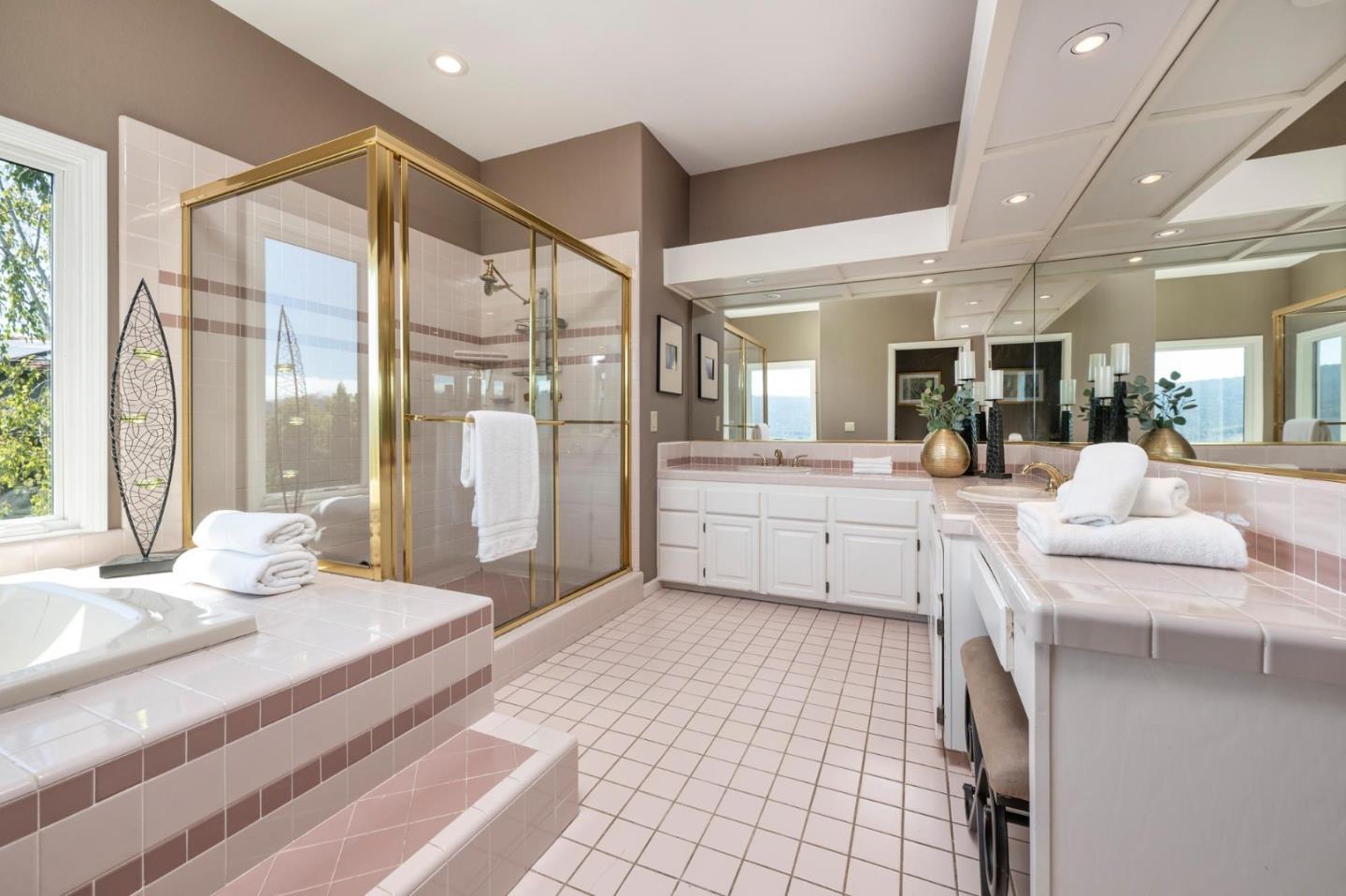 Detail Gallery Image 27 of 46 For 711 Best Ct, San Carlos,  CA 94070 - 5 Beds | 3/1 Baths