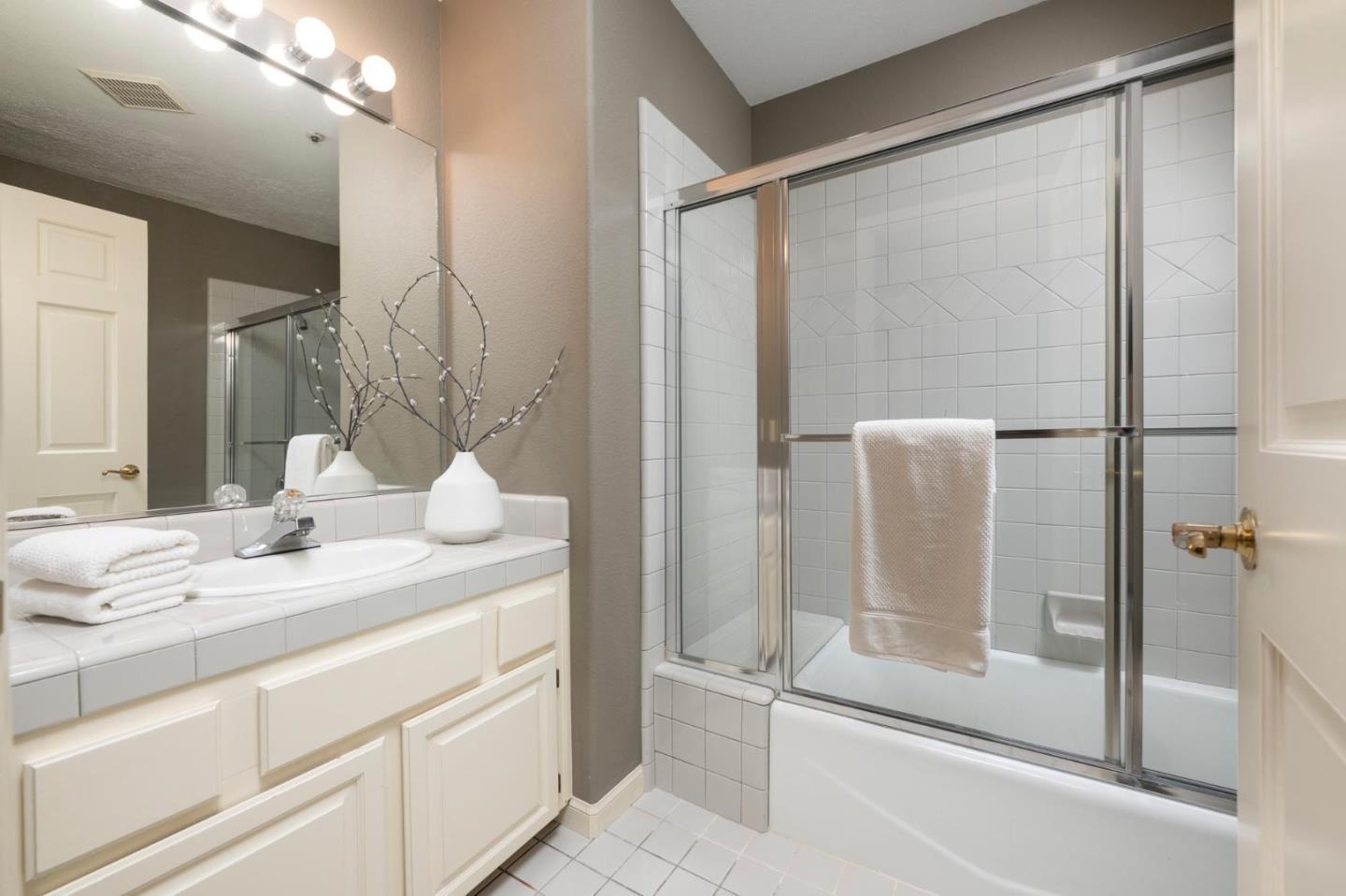 Detail Gallery Image 33 of 46 For 711 Best Ct, San Carlos,  CA 94070 - 5 Beds | 3/1 Baths