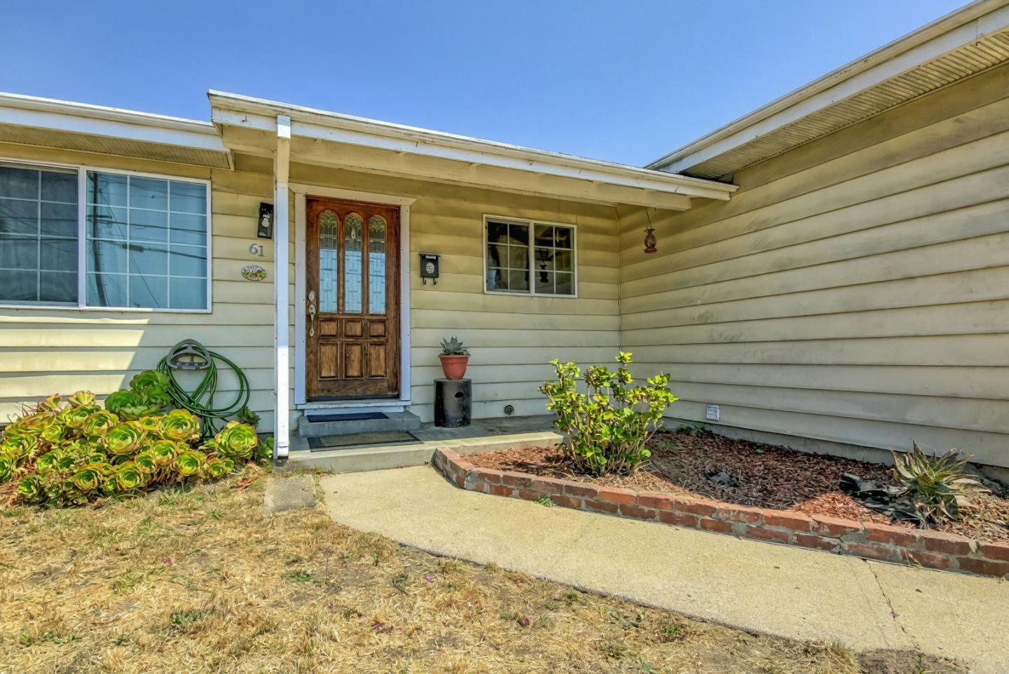 Detail Gallery Image 2 of 24 For 61 Shady Oaks Dr, Watsonville,  CA 95076 - 3 Beds | 2 Baths