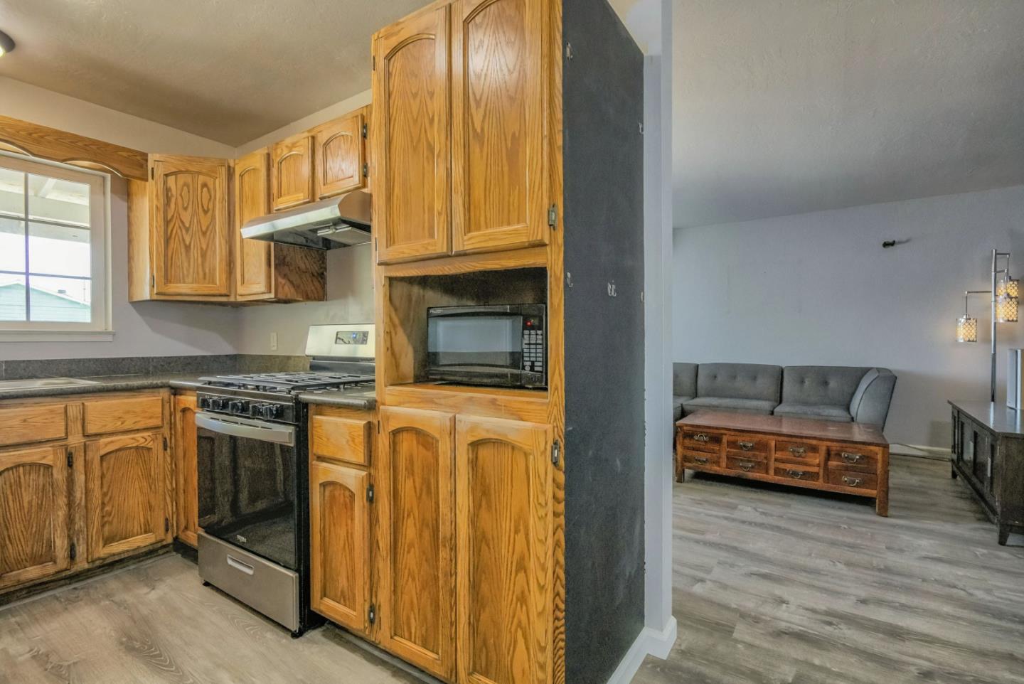 Detail Gallery Image 5 of 24 For 61 Shady Oaks Dr, Watsonville,  CA 95076 - 3 Beds | 2 Baths